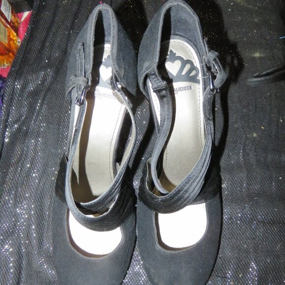 BOGO Fergalicious by Fergie Black Micro Suede & Satin Heels Pumps size 11 - Picture 3 of 15